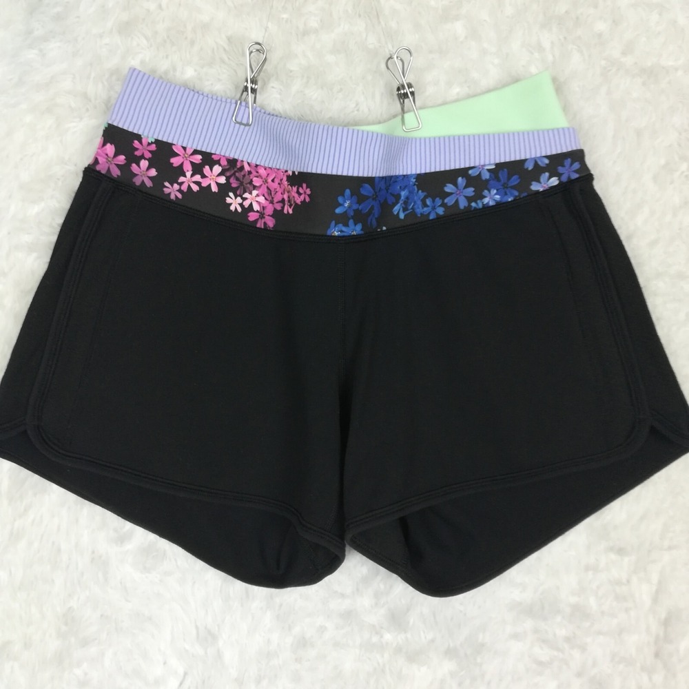 Lululemon Womens Athletic‎ Shorts Black Pastel Floral Pull On Run Groovy 8